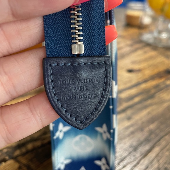 Louis Vuitton Escale Toiletry 26 RARE FIND - Picture 8 of 8